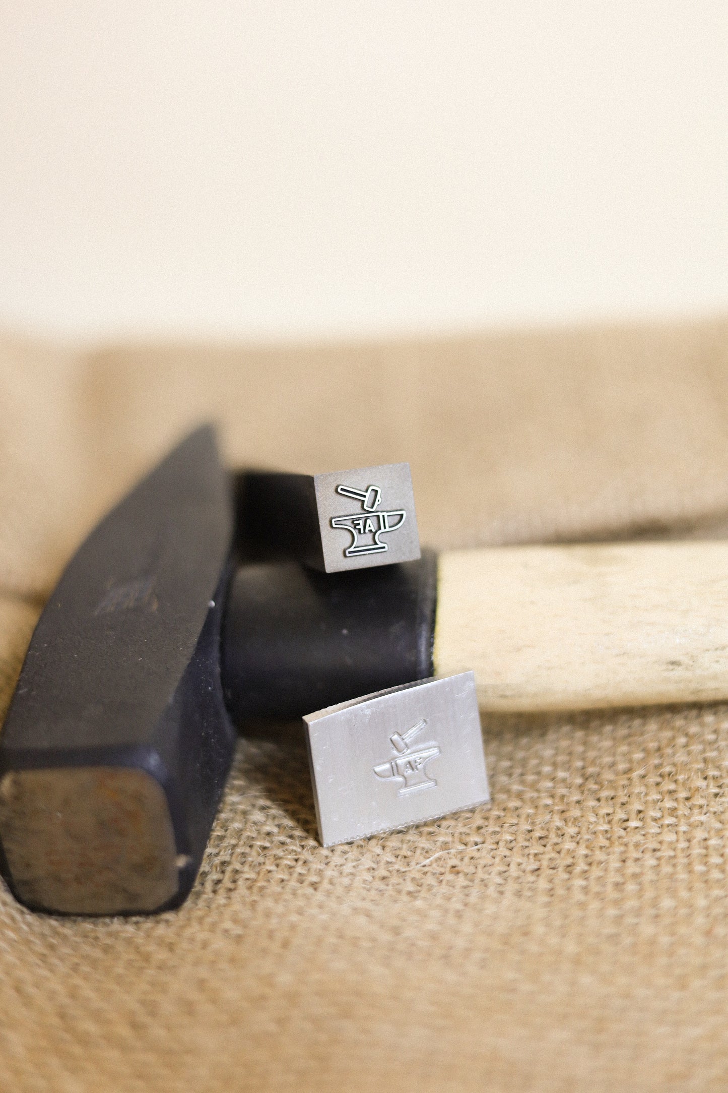 Kundenspezifischer Stahlstempel für Schmied und Hufschmied